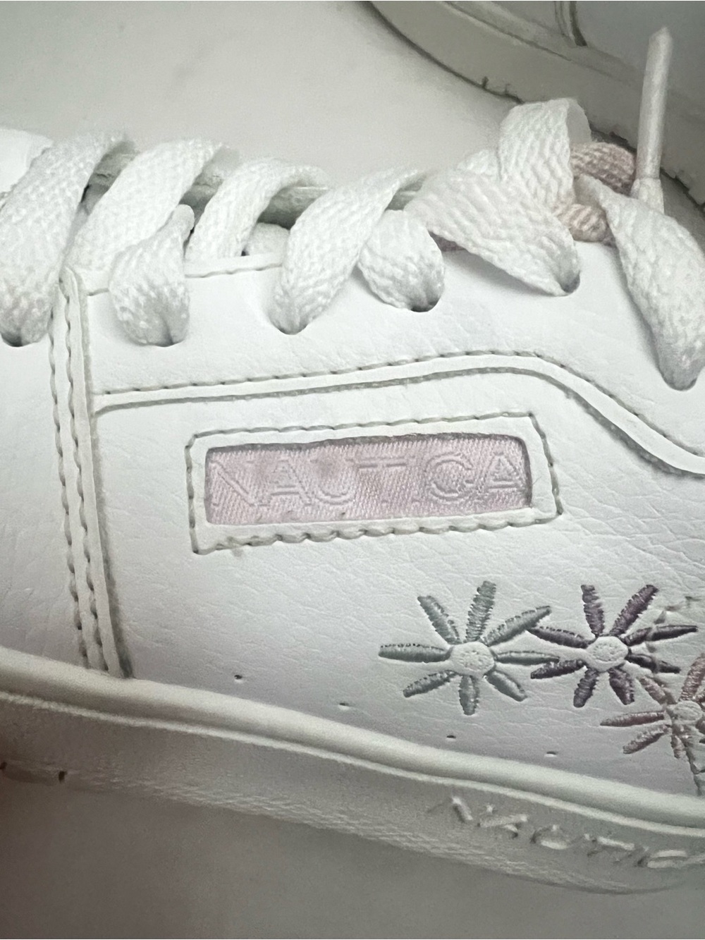 Nautica Kids Embroidered Flowers Sneakers Sz 12 White Pastel Preppy Casual Shoes - Picture 10 of 11